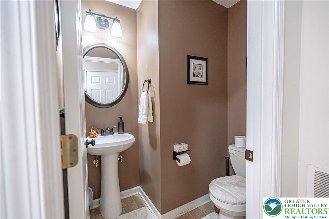1120 Tyler Way Bethlehem, PA 18017 - Photo 23 of 67