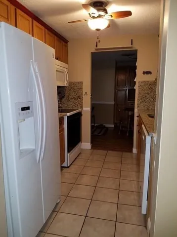 $1,850 | 139 King Street, Unit 204, Franklin, MA 02038