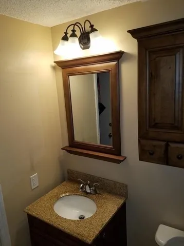 $1,850 | 139 King Street, Unit 204, Franklin, MA 02038