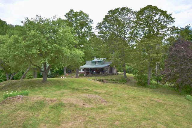 $325,000 | 459 Bat Hennesey Road, Moretown, VT 05660