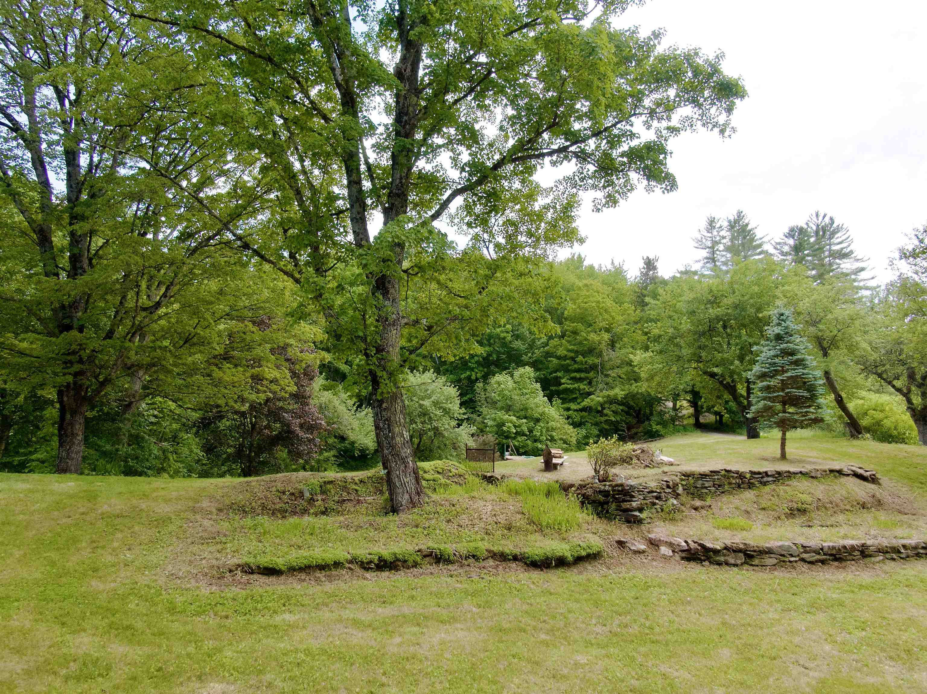 459 Bat Hennesey Road Moretown, VT 05660 - Photo 4 of 36