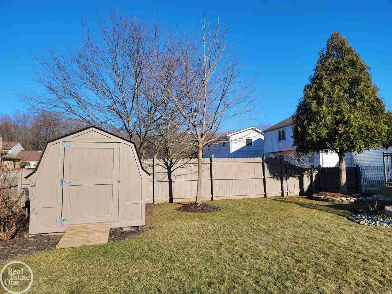 35739 Rockingham Drive New Baltimore, MI 48047 - Photo 42 of 47 50069647-41.JPG