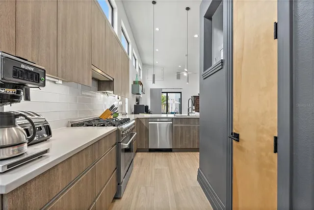 $7,500 | 2500 4th Avenue South, St. Petersburg, FL 33712