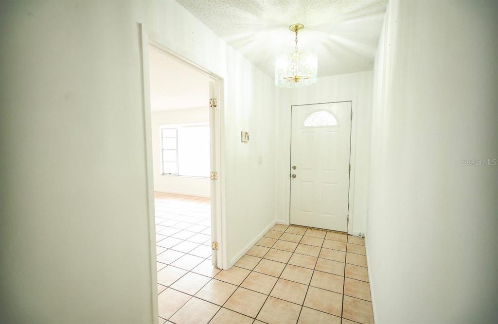 606 Water Road Ocala, FL 34472 - Photo 26 of 34 a bathroom with a shower