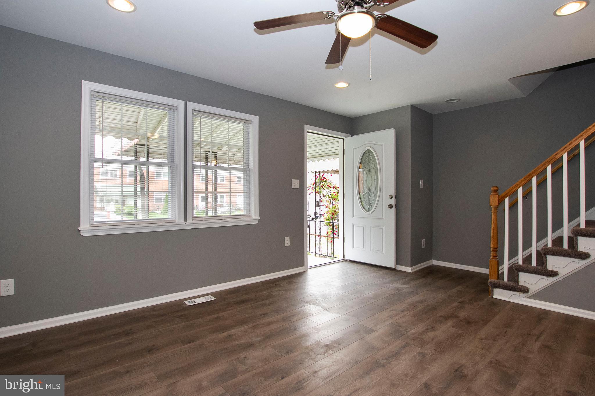 130 Bladen Road Baltimore, MD 21221 - Photo 6 of 22 Living Room