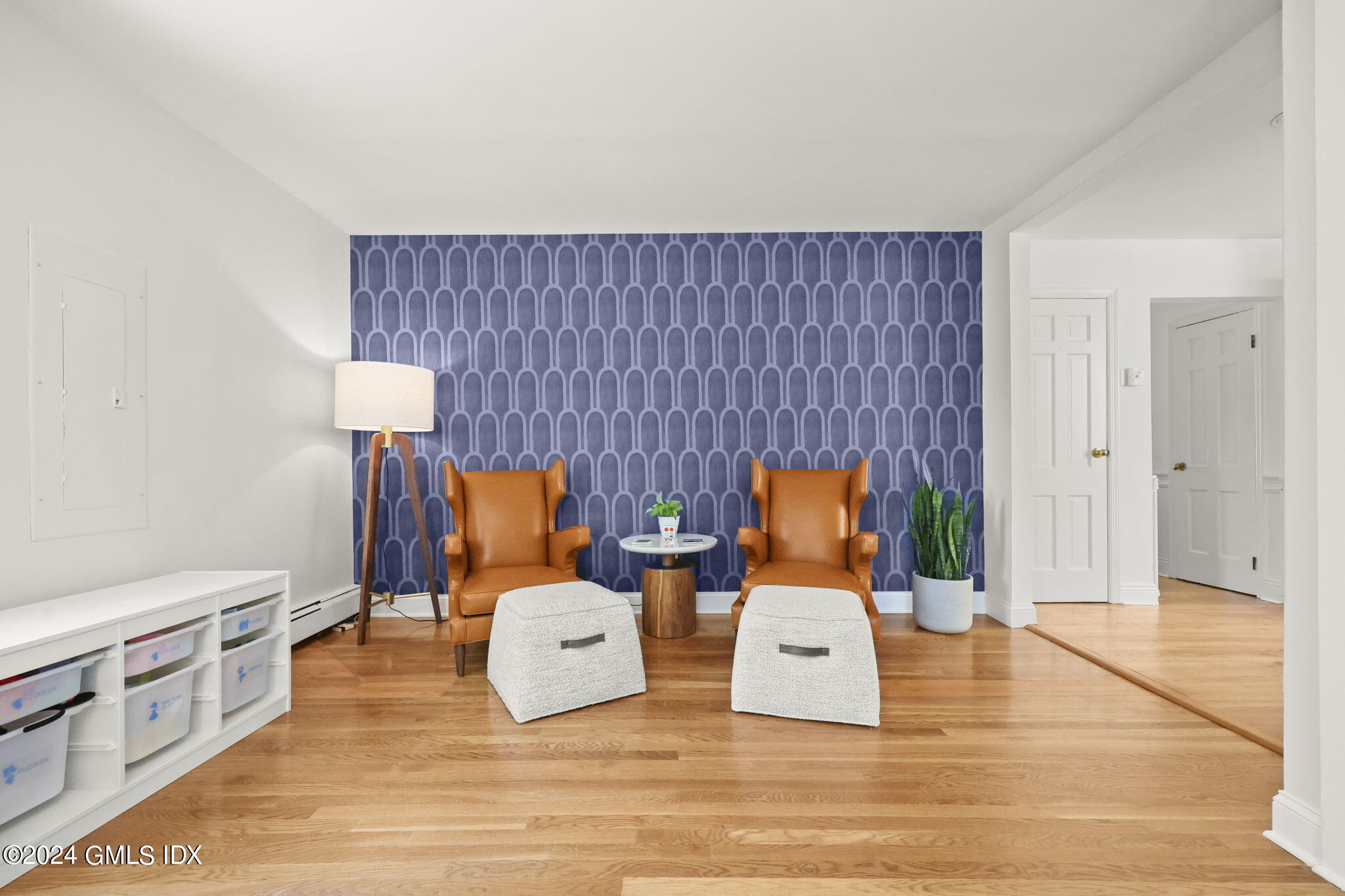 72 Lockwood Road Riverside, CT 06878 - Photo 19 of 51 a living room with furniture