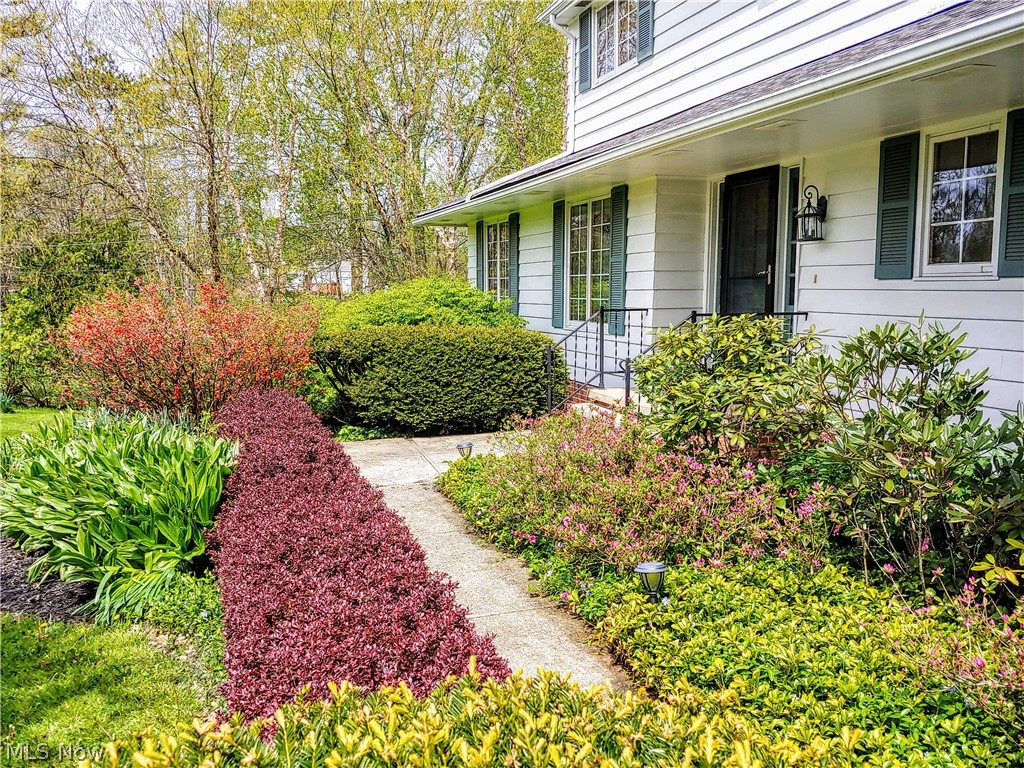 27555 Pergl Road Solon, OH 44139 - Photo 3 of 35 Front entry landscape