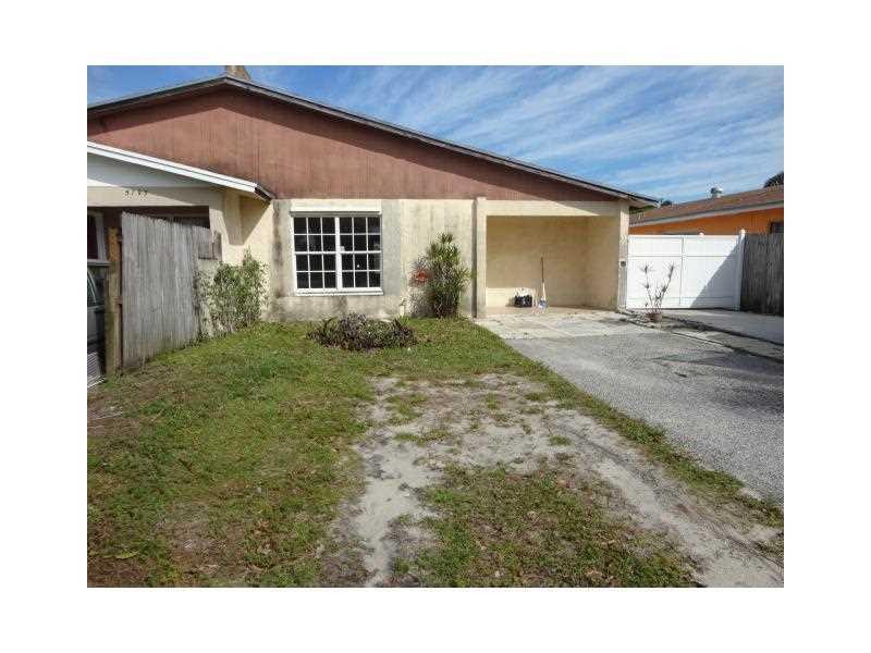 5791 South Rue Road West Palm Beach, FL 33415 - Photo 1 of 8 Exterior Front.
