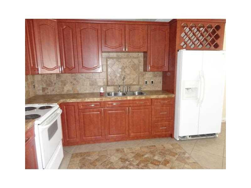 5791 South Rue Road West Palm Beach, FL 33415 - Photo 2 of 8 Kitchen.
