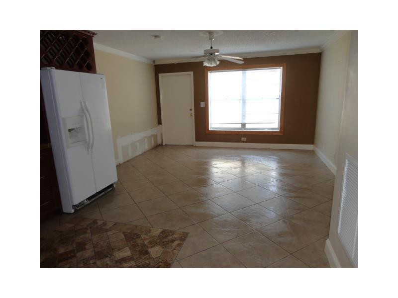 5791 South Rue Road West Palm Beach, FL 33415 - Photo 5 of 8 Family/Great Room.