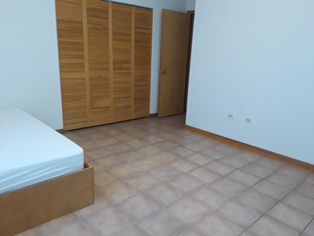 14 Jewfish Avenue Key Largo, FL 33037 - Photo 17 of 44 an empty room with windows