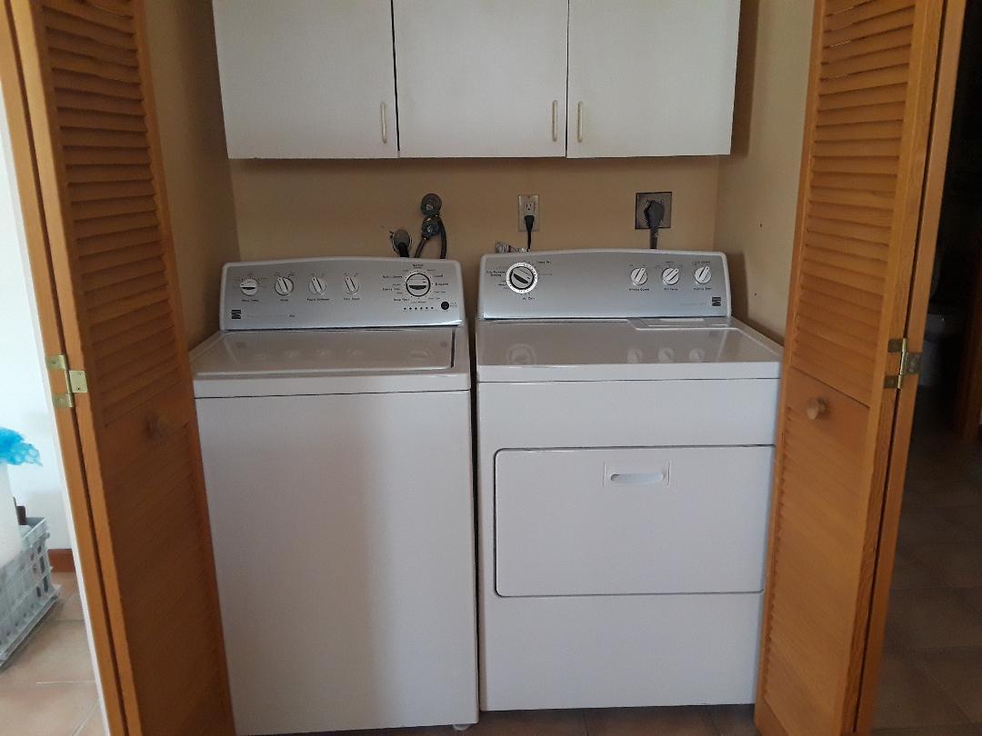 14 Jewfish Avenue Key Largo, FL 33037 - Photo 27 of 44 a utility room with dryer and washer