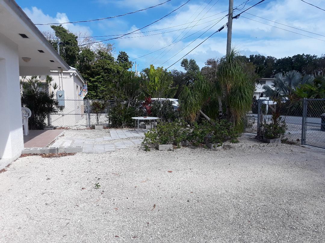 14 Jewfish Avenue Key Largo, FL 33037 - Photo 7 of 44 a view of a out door space