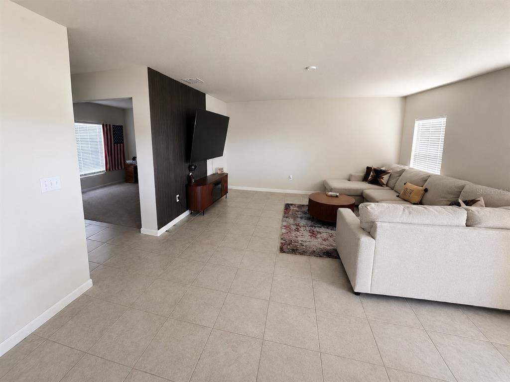 614 Manchester Path Dundee, FL 33838 - Photo 2 of 15