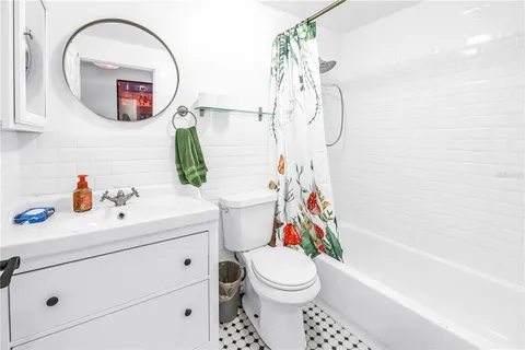 $599,000 | 687 Jasmine Way South, St. Petersburg, FL 33705