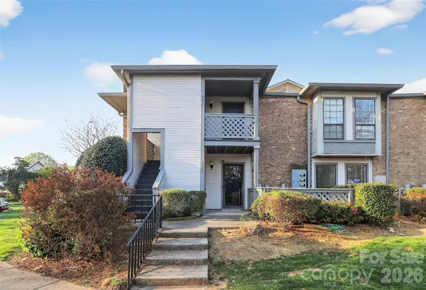 $225,000 | 5862 Harris Grove Lane, Charlotte, NC 28212
