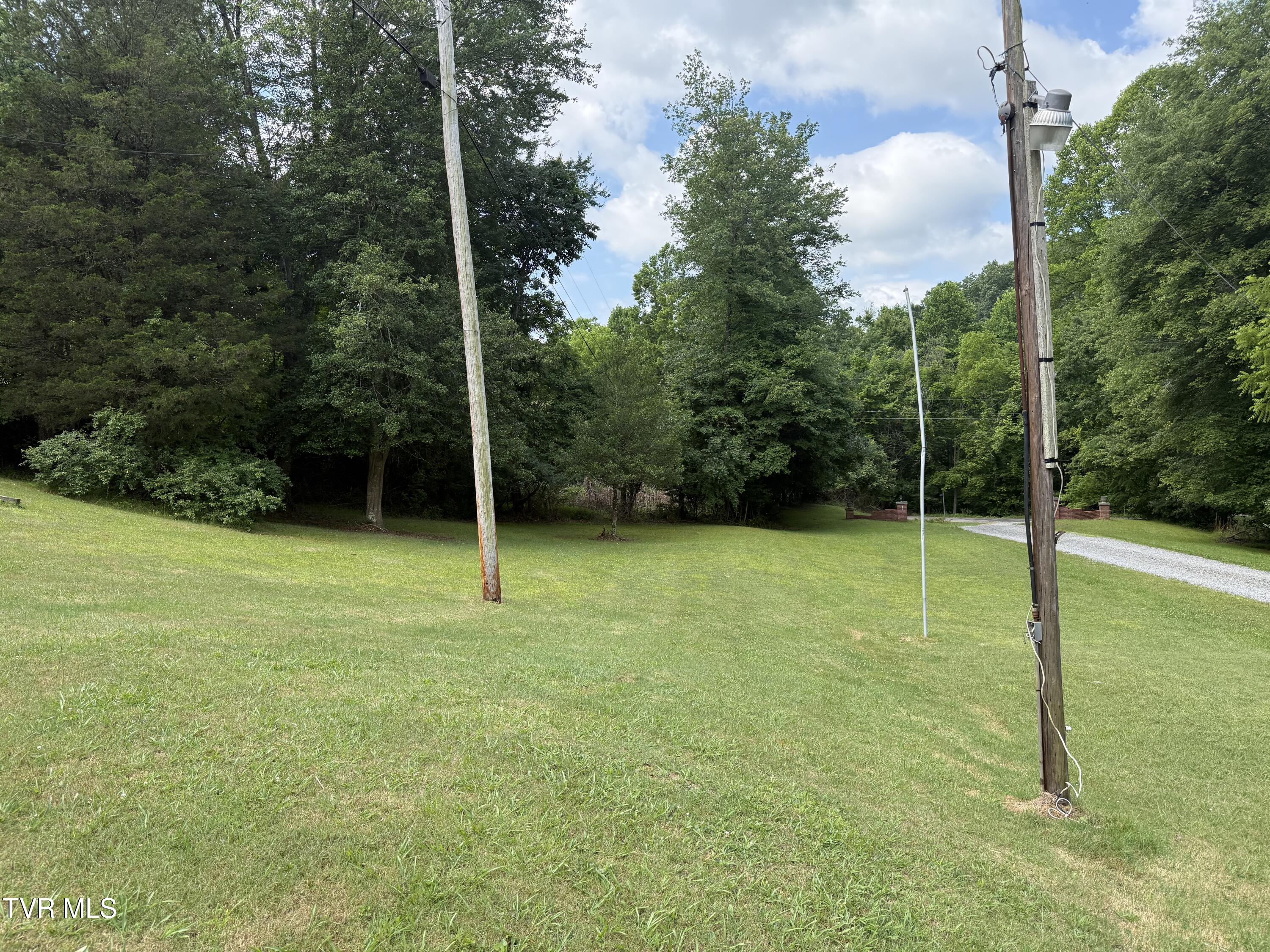 12114 Keeshond Road Coeburn, VA 24230 - Photo 10 of 19 IMG_5911