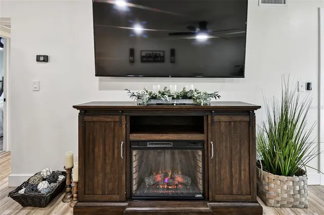 $2,400 | 9032 Mission Oaks Boulevard, Unit F, Seminole, FL 33776