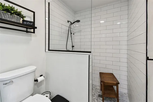 $2,400 | 9032 Mission Oaks Boulevard, Unit F, Seminole, FL 33776