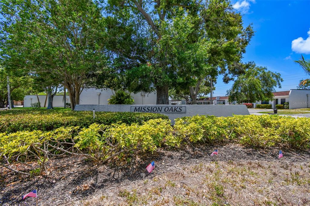 9032 Mission Oaks Boulevard, Unit F Seminole, FL 33776 - Photo 3 of 41