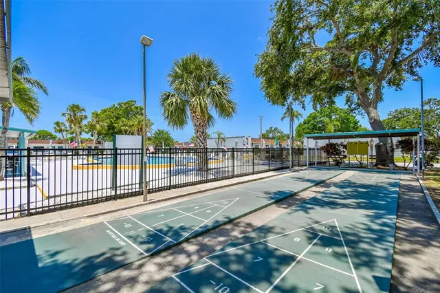 $2,400 | 9032 Mission Oaks Boulevard, Unit F, Seminole, FL 33776