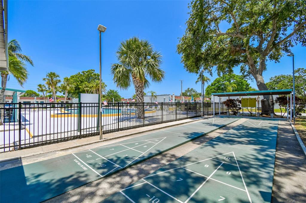 9032 Mission Oaks Boulevard, Unit F Seminole, FL 33776 - Photo 37 of 41