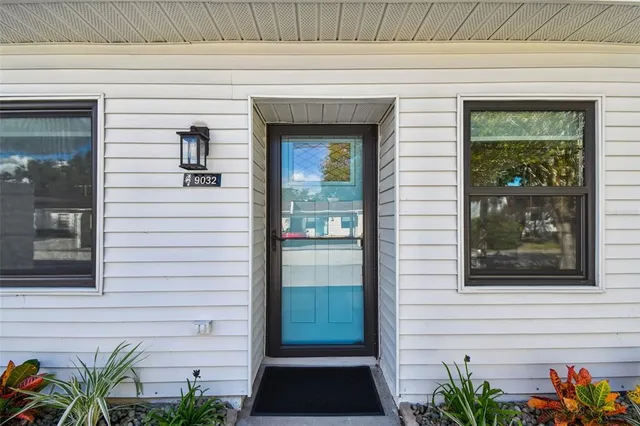 $2,400 | 9032 Mission Oaks Boulevard, Unit F, Seminole, FL 33776