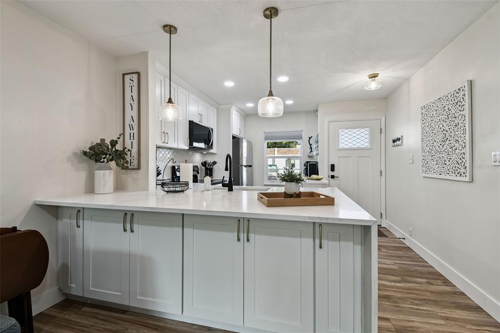 9032 Mission Oaks Boulevard, Unit F Seminole, FL 33776 - Photo 8 of 41