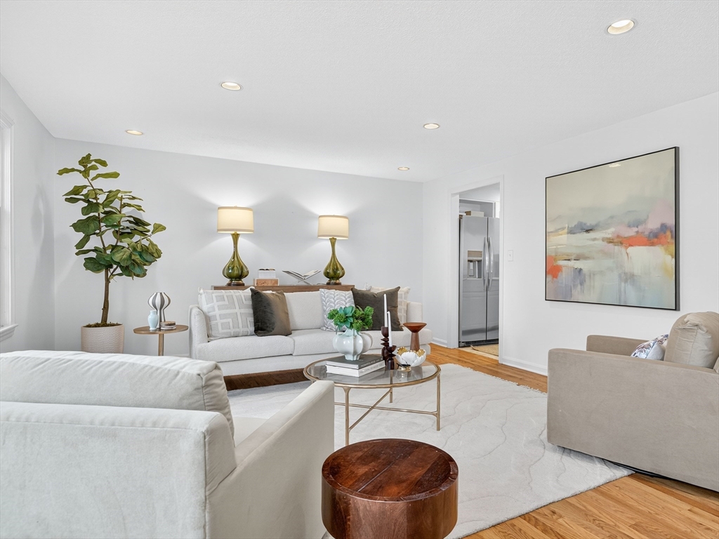 609 Washington Street, Unit 303 Wellesley, MA 02482 - Photo 4 of 22