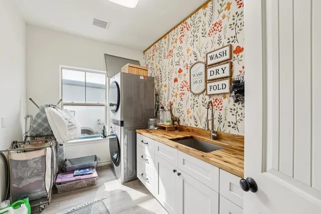 $850,000 | 156 Three Creeks Drive, Burnet, TX 78611