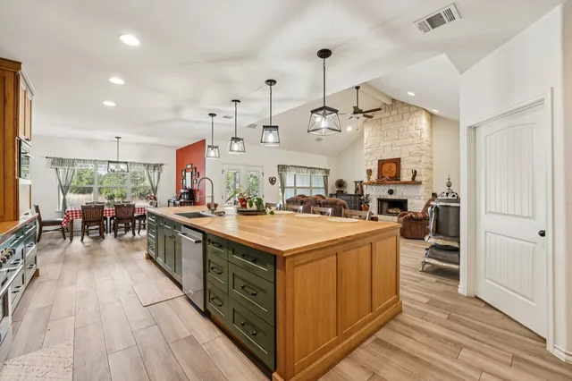 $850,000 | 156 Three Creeks Drive, Burnet, TX 78611