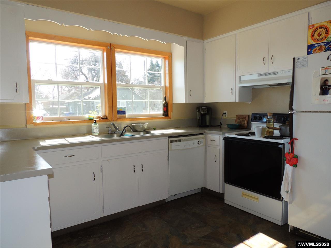 3250 Brown Road Northeast Salem, OR 97305 - Photo 9 of 22 Gallery Image 9