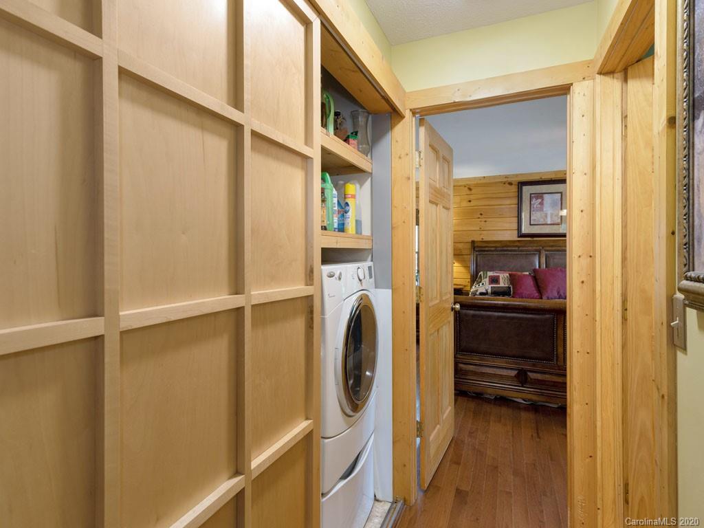 475 Indian Ridge Trail Hendersonville, NC 28739 - Photo 21 of 34 a view of walk in closet