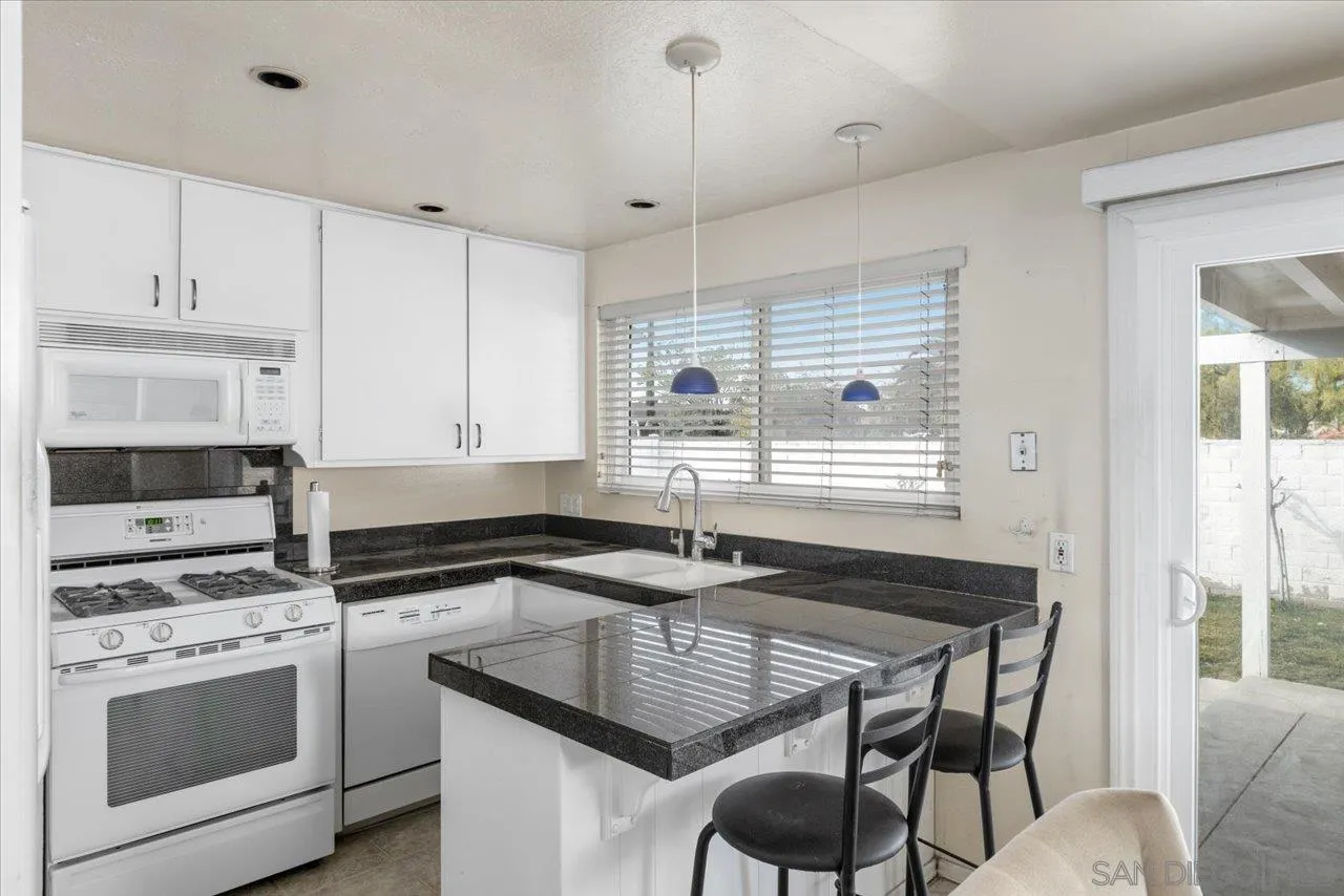 13350 Carriage Road Poway, CA 92064 - Photo 6 of 25 Gallery Image 6