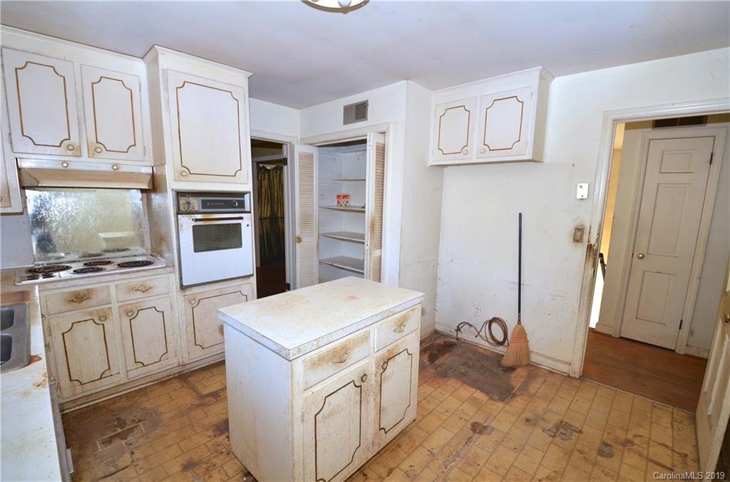 5421 Manning Road Charlotte, NC 28269 - Photo 11 of 25 Gallery Image 11
