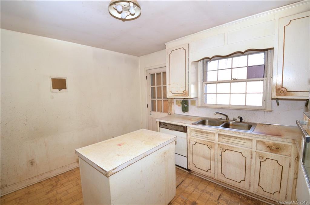 5421 Manning Road Charlotte, NC 28269 - Photo 12 of 25 Gallery Image 12