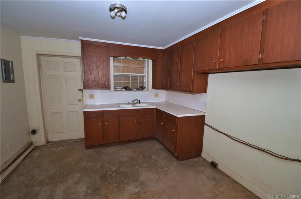 5421 Manning Road Charlotte, NC 28269 - Photo 4 of 25 Gallery Image 4