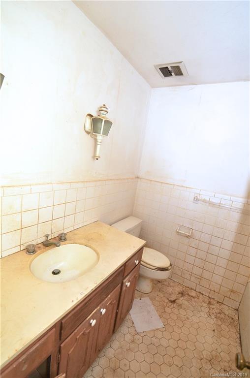 5421 Manning Road Charlotte, NC 28269 - Photo 5 of 25 Gallery Image 5