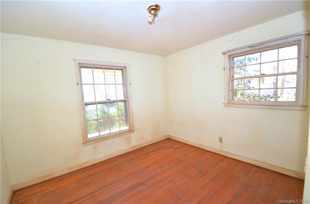 5421 Manning Road Charlotte, NC 28269 - Photo 6 of 25 Gallery Image 6