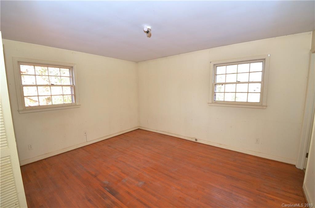5421 Manning Road Charlotte, NC 28269 - Photo 8 of 25 Gallery Image 8
