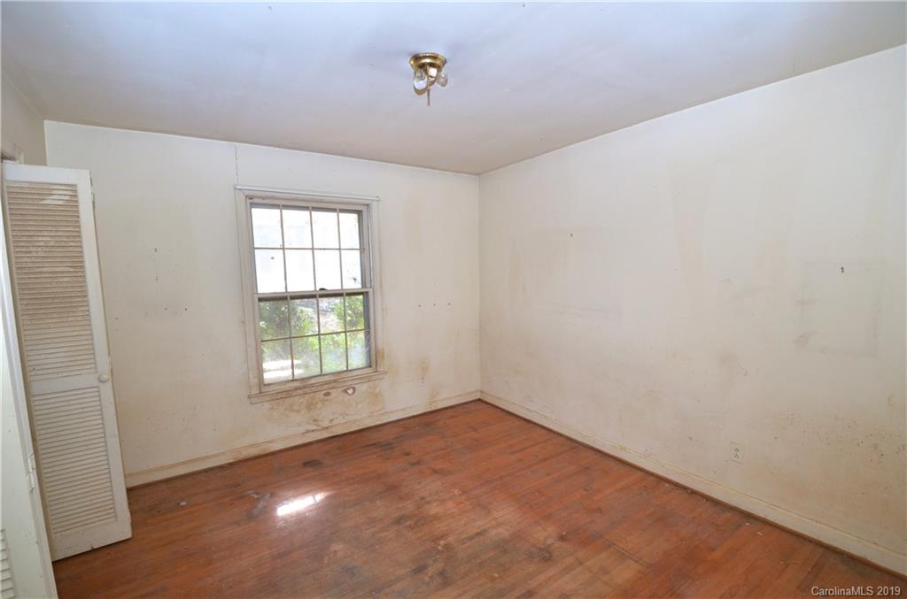 5421 Manning Road Charlotte, NC 28269 - Photo 9 of 25 Gallery Image 9
