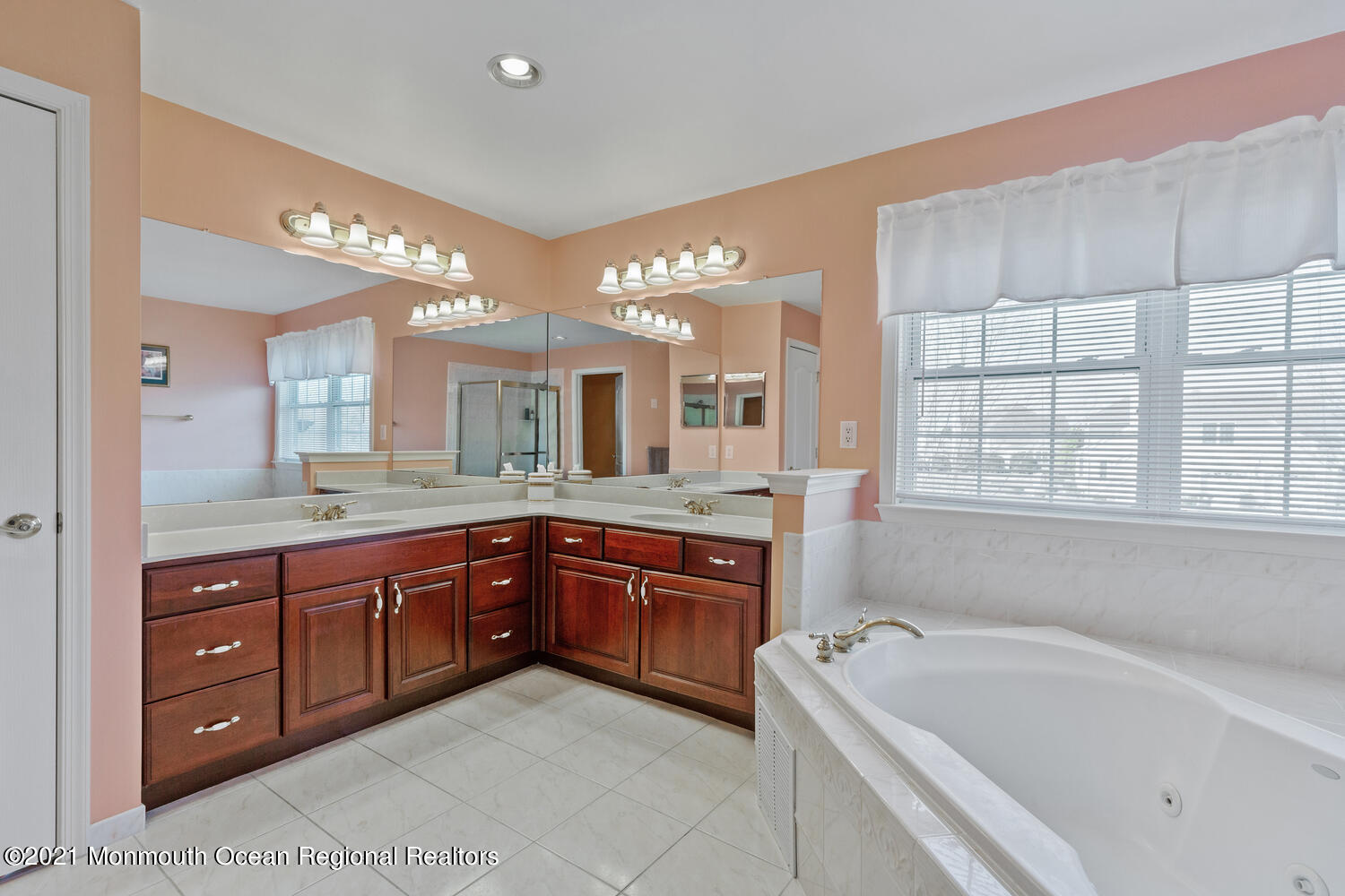 4 Matthew Court Cream Ridge, NJ 08514 - Photo 38 of 62 4 Matthew Ct Upper Freehold NJ-large-041