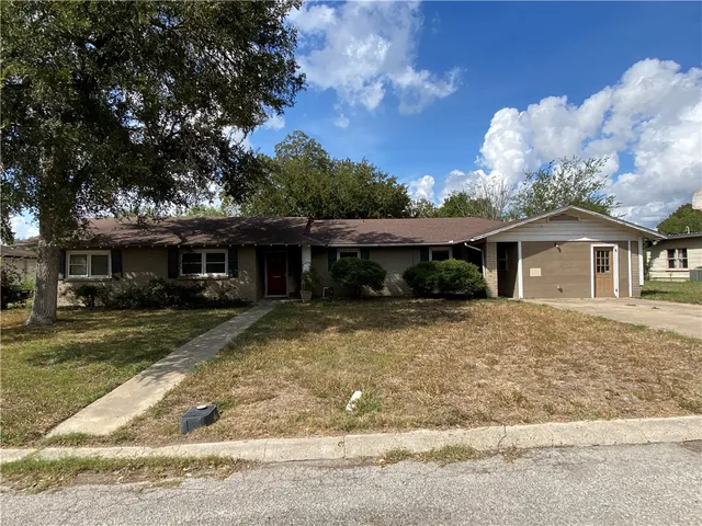 $90,000 | 1211 Highland Avenue, Alice, TX 78332