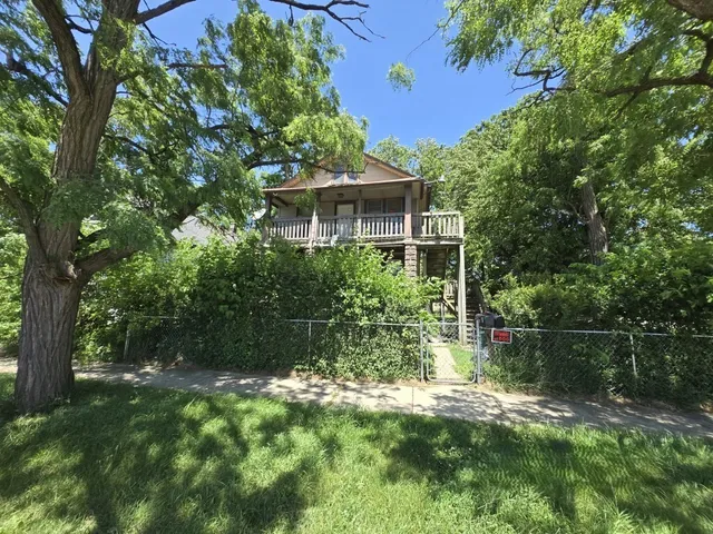 $55,000 | 630 Belle Court, Phoenix, IL 60426