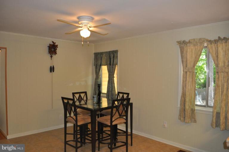 13005 Sturbridge Road Woodbridge, VA 22192 - Photo 4 of 7 Breakfast room or 2nd family room off kitchen.