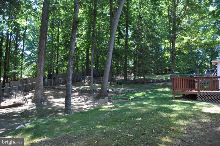13005 Sturbridge Road Woodbridge, VA 22192 - Photo 6 of 7 Large Private and fenced back yard w/deck