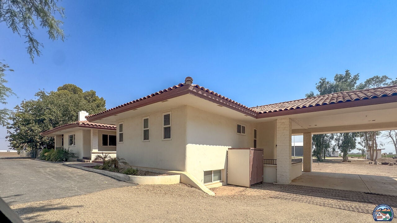 1953 Bowker Road El Centro, CA 92243 - Photo 2 of 31 Gallery Image 2