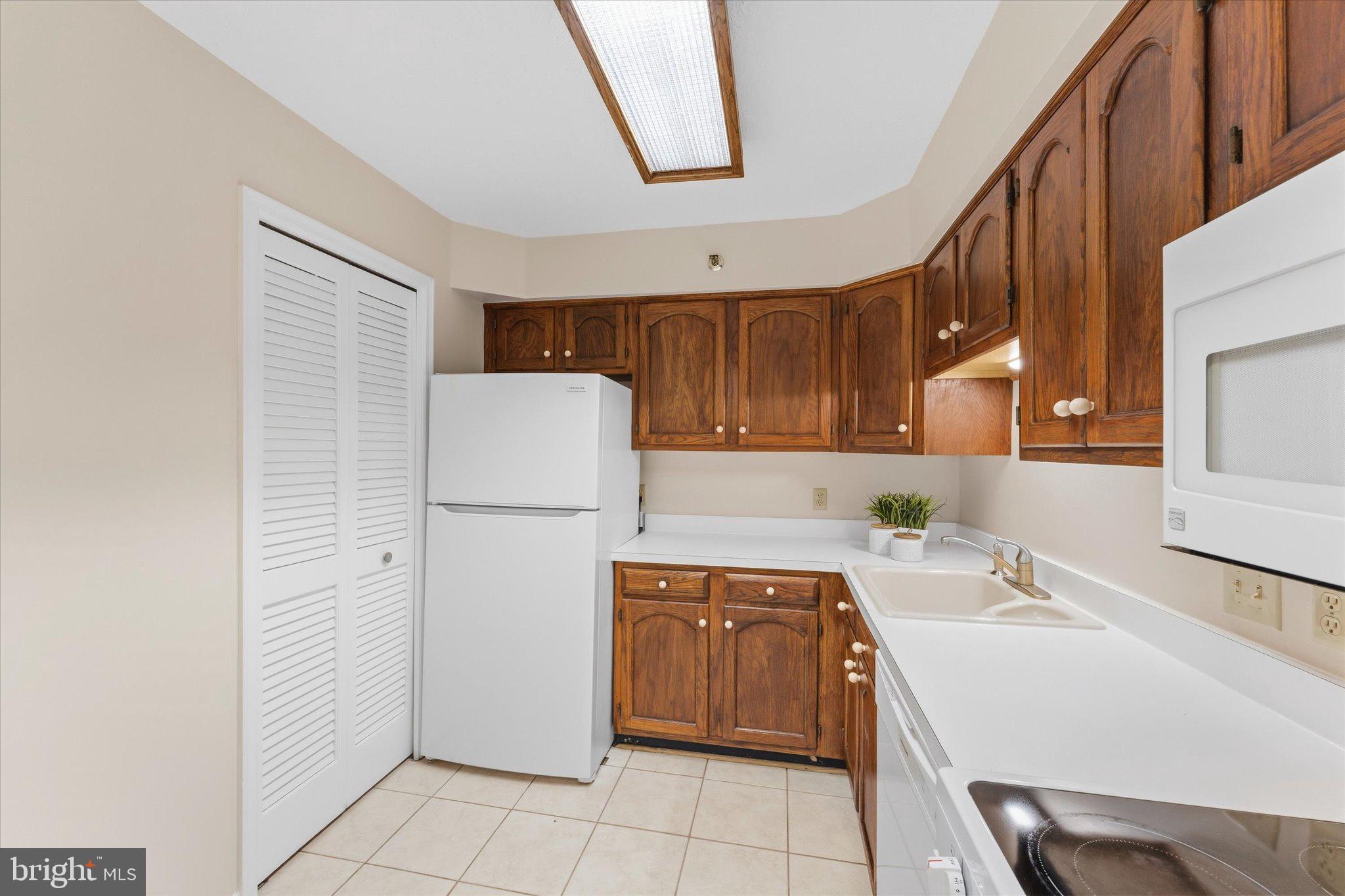 1301 North Courthouse Road, Unit 1216 Arlington, VA 22201 - Photo 7 of 22 Gallery Image 7