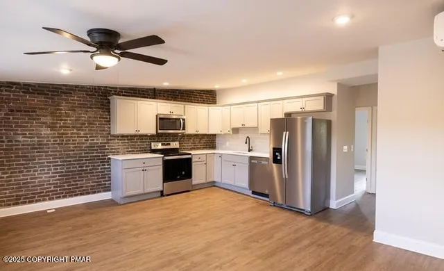 $1,975 | 611 Main Street, Unit 301, Stroudsburg, PA 18360