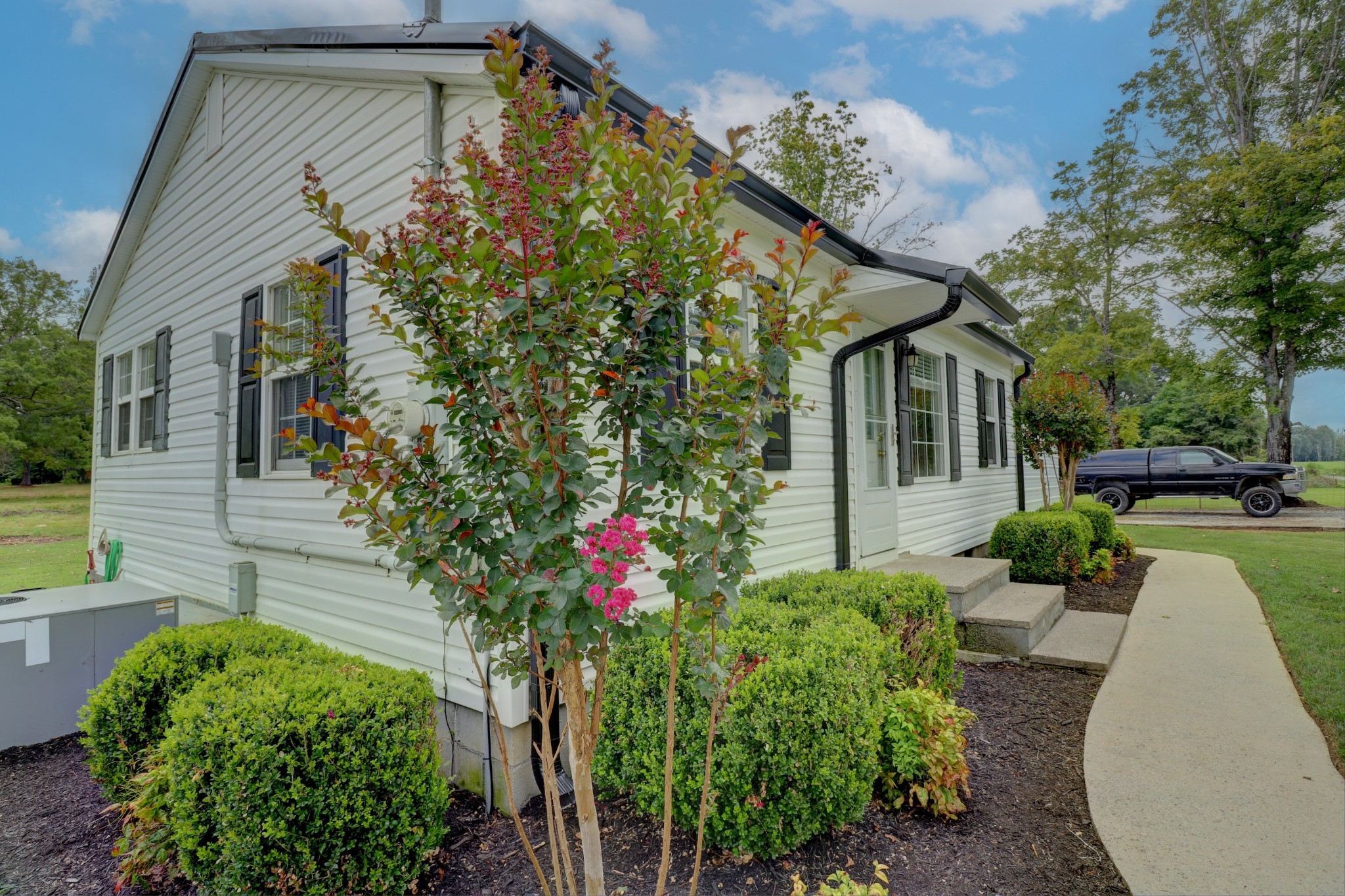 4437 Hickerson Road Manchester, TN 37355 - Photo 2 of 27